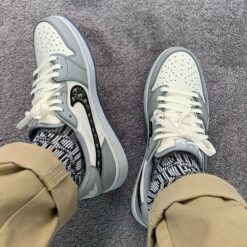 Phối đồ Giày Jordan 1 Low Dior