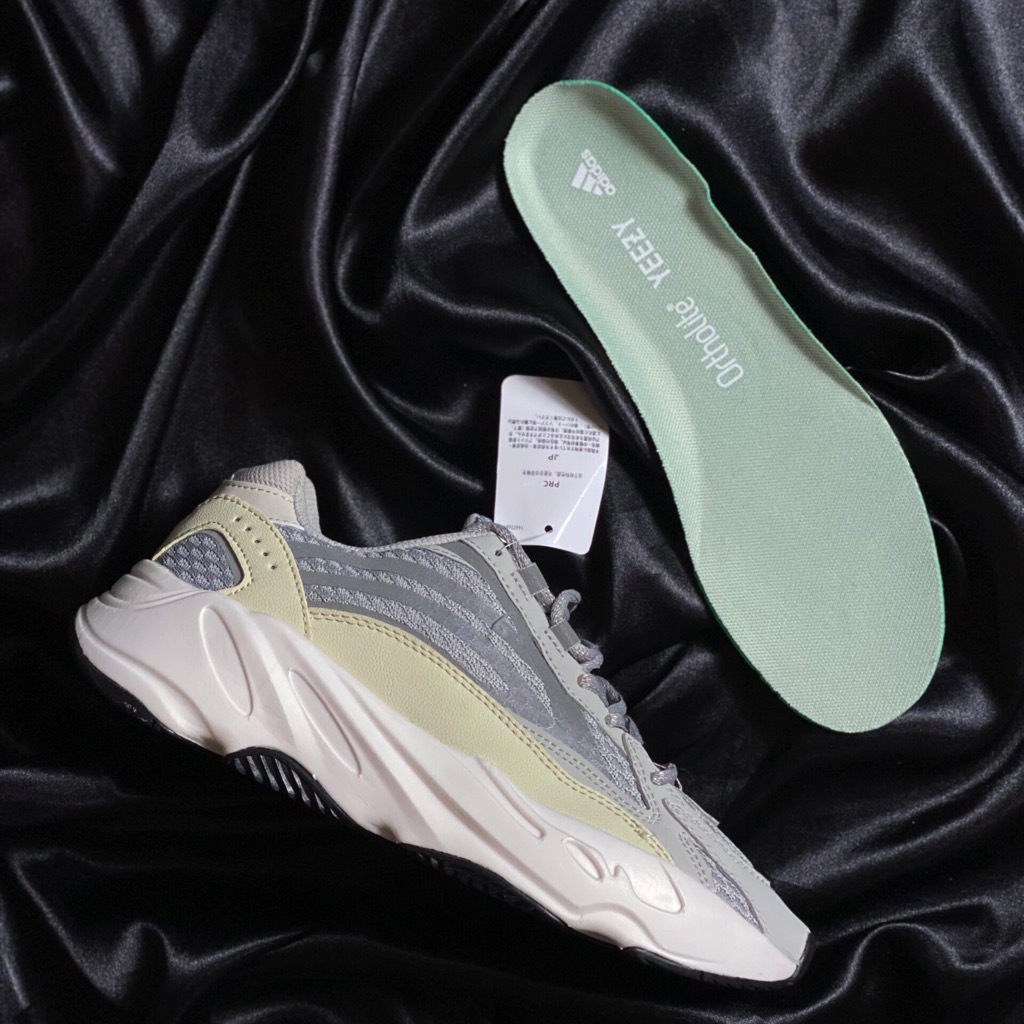 Giày Yeezy 700 V2 Adidas Yeezy Boost 700 V2 Vanta- đen Full H&S