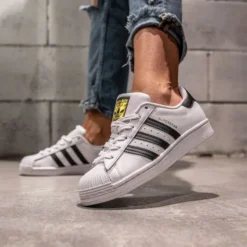 Giày Adidas Superstar Sò Tem Vàng - 1