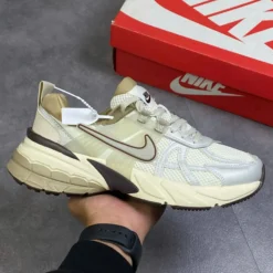 Giày Nike V2k Đế Nâu - 5