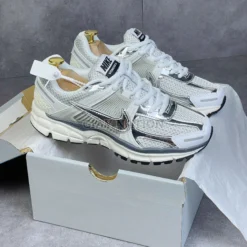 Giày Nike Zoom Vomero 5 Bạc - 4